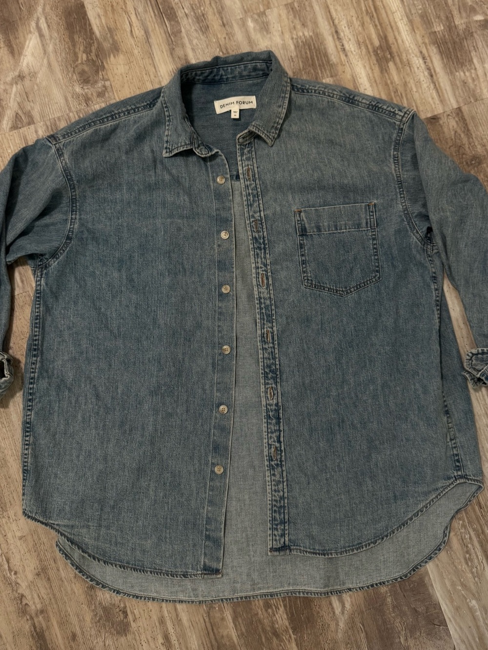 Aritzia Light Blue Denim Button-Down Shirt SZ M - Picture 4 of 5